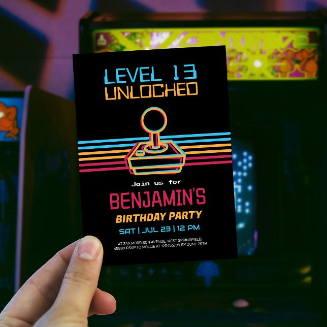 Invitation Anniversaire du garçon joueur de jeux vidéo rétro (Créateur téléchargé)