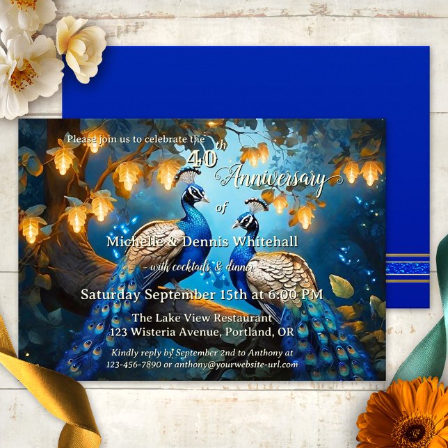 Invitation Anniversaire du Mariage de Peacock romantique (An elegant wedding anniversary invitation showing a painting of two peacocks in a festively lit tree)