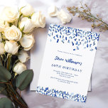 Invitation Anniversaire marine bleu blanc confetti homme gars<br><div class="desc">Une invitation moderne,  élégante et raffinée. Un arrière - plan blanc décoré de confettis bleus. Personnalisez et ajoutez un nom et des détails. Texte bleu.</div>
