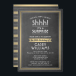 Invitation Anniversaire Surprise Party Black Chalkboard et Go<br><div class="desc">Peux-tu garder un secret ? Famille d'Invitations et amis à une fête d'anniversaire élégante et passionnante surprise avec des invitations personnalisées en noir, blanc et or. Toute la formulation de ce modèle est simple à personnaliser, y compris le message qui dit "Shhh! C'est une SURPRISE." Le design comprend une bordure...</div>