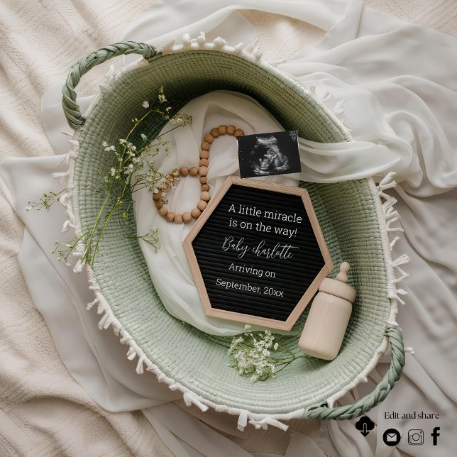 Invitation Annonce de grossesse dans un panier botanique vert (Créateur téléchargé)