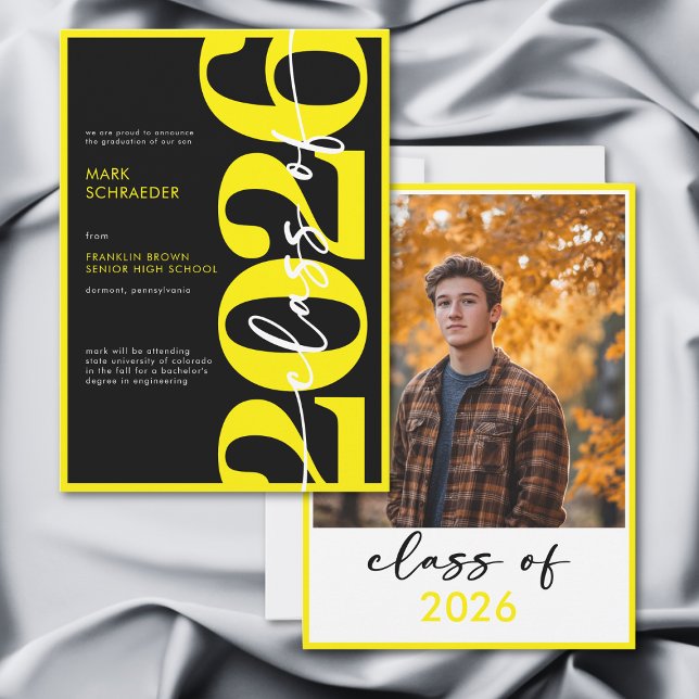 Invitation Annonce de remise de diplômes en typographie jaune (Modern Yellow Typography Graduation Announcement)