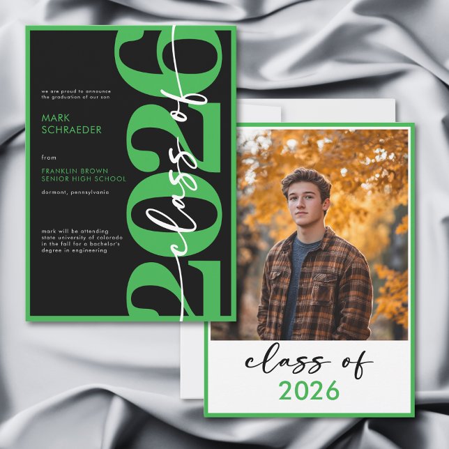 Invitation Annonce de remise de diplômes en typographie verte (Modern Green Typography Graduation Announcement)