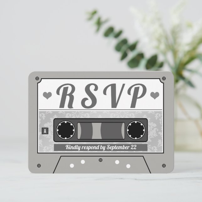 Invitation Annonce de réponse de mariage sur cassette rétro (Debout devant)