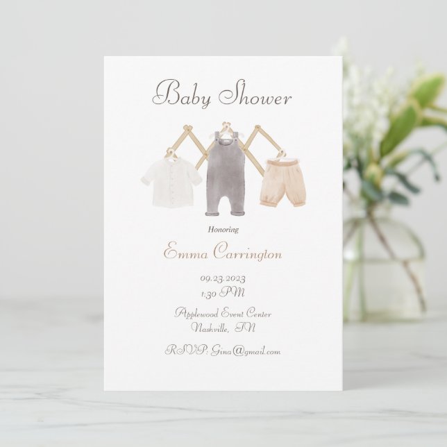 Invitation Aquarelle mignonne Baby shower simple Vêtements de (Debout devant)