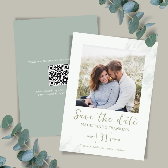 Invitation Aquarelle verte Enregistrer la date Mariage photo (Green watercolor elegant photo card template.)