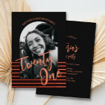 Invitation Arc noir et rouge Photo 21e fête d'anniversaire<br><div class="desc">Célébrez en style avec notre Black and Red Arch Photo 21st Birthday Party Invitation. L'avant vous permet de présenter votre photo préférée, accentuée par un design audacieux et accrocheur. Au fond, vous trouverez de l'espace pour les détails de la fête, tous entièrement personnalisables selon vos besoins. Cette invitation présente un...</div>