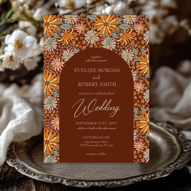 Invitation Arche à sauge orange de fleurs super rétro (retro groovy flowers terracotta orange sage green arched wedding invitation)