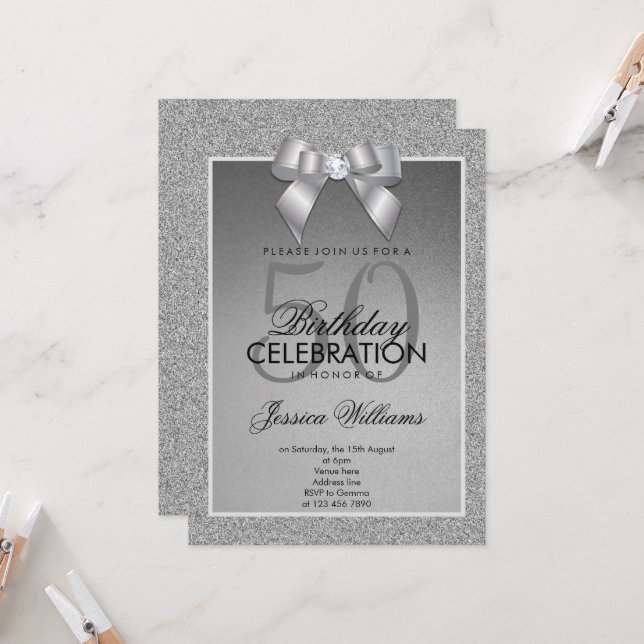 Invitation Argent Étincelle & Gem élégant Anniversaire (Devant/Arrière en situation)
