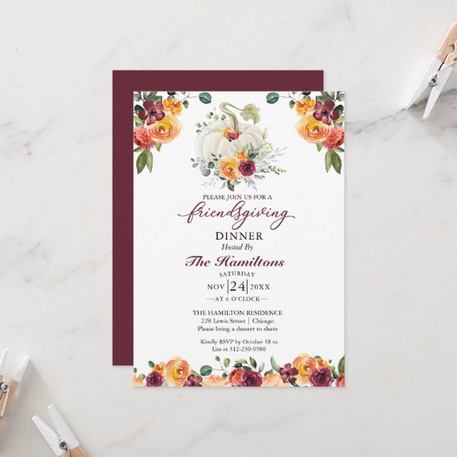 Invitation au dîner de Friendsgiving avec des fleu (Devant/Arrière en situation)