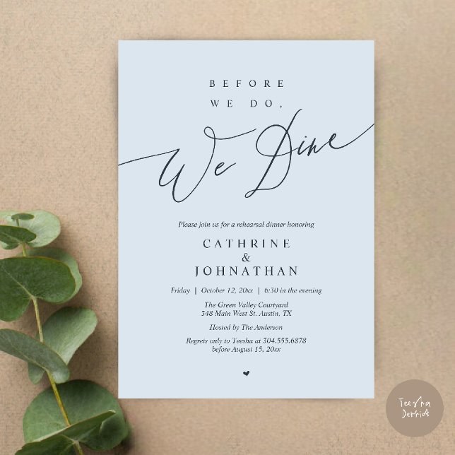 Invitation Avant de commencer, nous dînons, Dîner de répétiti (Before we do, we dine, Modern Elegant Romantic Rehearsal Dinner Invitation Card in Misty Blue)