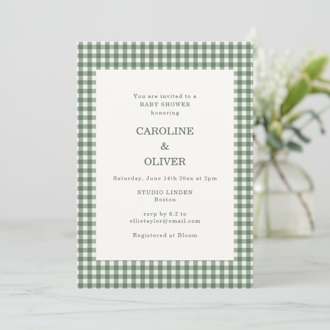 Invitation Baby-Shower Couple Gingham Vert Sage à  (Debout devant)