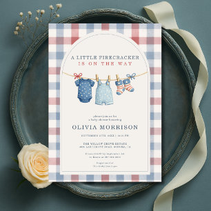 Invitation Baby-Shower Little Firecracker sur un fil à linge
