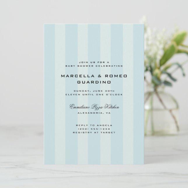 Invitation Baby-Shower Moderne aux Rayures Verticales Bleu Cl (Debout devant)
