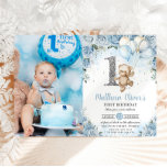 Invitation Balloons Ours Teddy Bleu Floral 1er Anniversaire P<br><div class="desc">Cette invitation chic de 1er anniversaire présente des roses bleu bébé d'aquarelle douce, un ours en peluche mignon tenant un bouquet de ballon et une parties scintillant en faux argent ONE. Option pour ajouter des informations supplémentaires au dos de la carte entièrement illustrée. Personnalisez-le avec les détails de votre partie...</div>