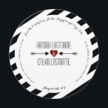 Invitation Bandes noires Coeur rouge   Flèches Mariage rond<br><div class="desc">Faire-part de mariage ronde avec un arrière - plan de rayures blanches et noires. Personnalisez le texte noir autour des bords avec les détails de votre occasion. Personnalisez avec les noms des mariés et des mariés au centre avec le coeur rouge et les flèches.</div>