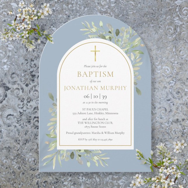 Invitation Baptême garçon bleu poussiéreux de verdure à arche (Gold Arch Greenery Dusty Blue Boy Baptism Invitation)