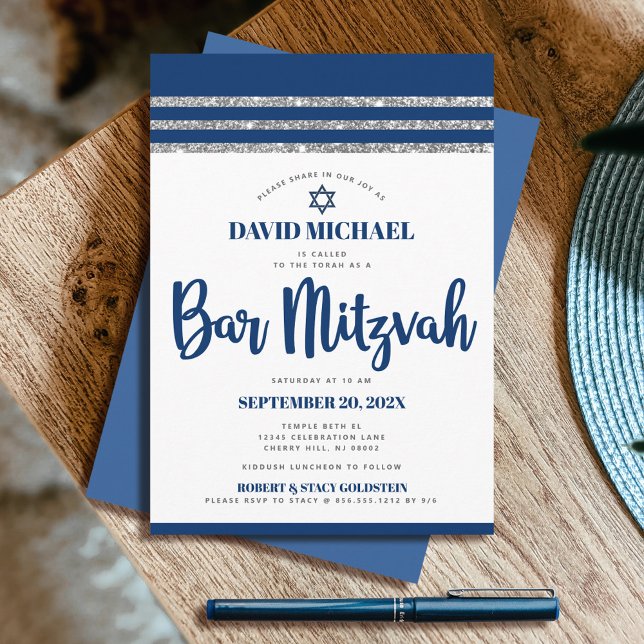 Invitation Bar Mitzvah Navy Blue Script Simple Moderne Tallit (Créateur téléchargé)