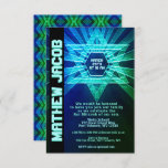 Invitation Barre bleue et verte Mitzvah<br><div class="desc">Une carte d'invitation au Bar Mitzvah bleu électrique amusant.</div>