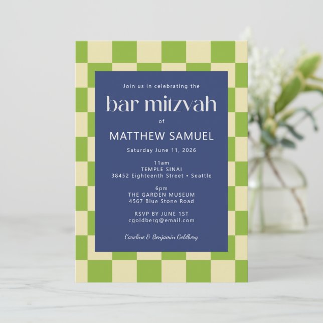 Invitation Barre de contrôle bleu vert moderne Mitzvah RSVP (Debout devant)