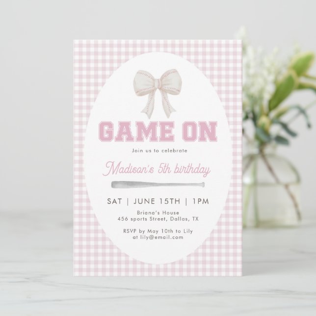 Invitation Baseball Game On Nœud Papillon Rose Gingham Prépa  (Debout devant)