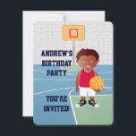 Invitation Basket Cute personnalisé<br><div class="desc">Nous pouvons créer ceci dans n'importe quelle couleur uniforme de basket ou changer n'importe quel élément du garçon selon les besoins. Un design de basket mignon pour toute fête d'anniversaire d'un futur joueur de basket ou de basket-ball, avec un jeune joueur de basket-ball en tenue de basket-ball sur un terrain...</div>