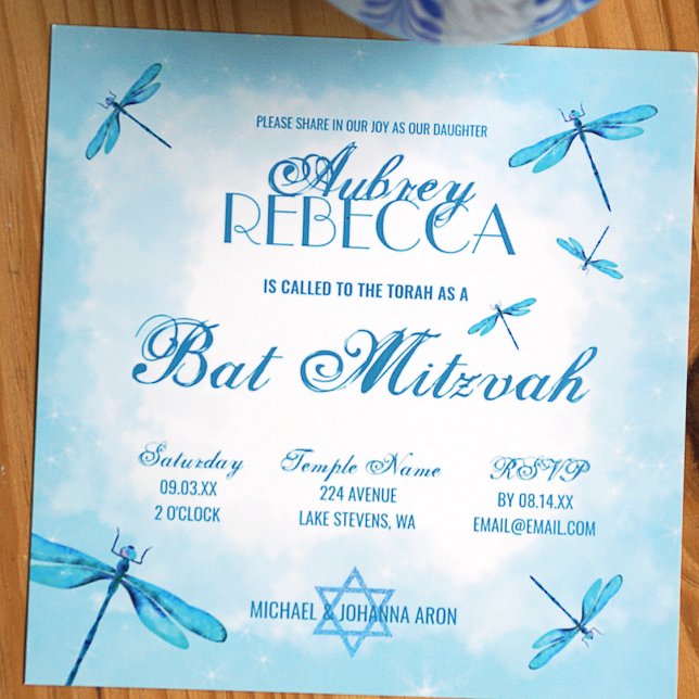 Invitation Bat mitzvah de libellules turquoise légère (Whimsical turquoise dragonflies bat mitzvah invitation, unique square card)