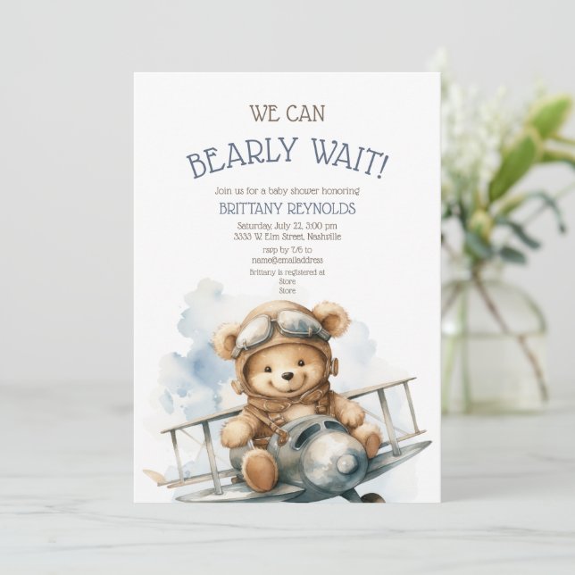 Invitation Bearly Wait Avion Baby shower bleu (Debout devant)