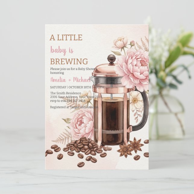 Invitation Bébé prépare un café Baby Shower (Debout devant)