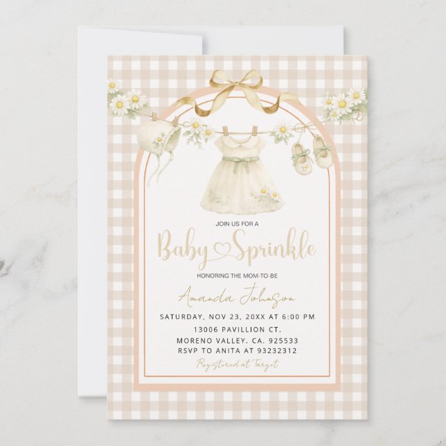 Invitation Beige Gingham Daisy Clothesline Baby Sprinkle  (Devant)