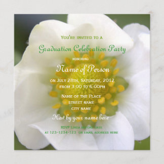 Invitation Belle fête de graduation de fleur de fraise blanch