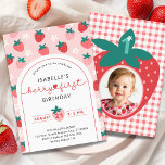 Invitation Berry Premier anniversaire 1er anniversaire Fraise<br><div class="desc">🍓 **Célébrez le premier anniversaire de votre Sweetie en style!** 🎉 Faites de votre fête de premier anniversaire une bonne affaire de baies avec notre invitation photo fraise! Parfait pour le grand jour de votre petite fille, cette invitation charmante capte dès le premier regard l'essence des fruits d'été et les...</div>