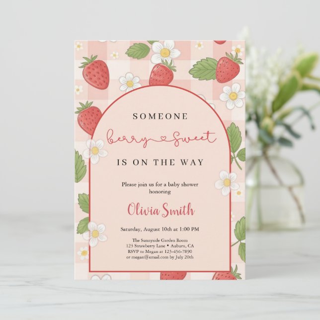 Invitation Berry sweet pink strawberry babyshower party (Debout devant)