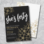 Invitation Black Gold 40th Birthday Party<br><div class="desc">Elégante Forty Black Gold 40th Birthday Party Invitation. Une invitation amusante mais élégante à la fête du 50e anniversaire avec de l'or girly, des fleurs noires et blanches pour les jeunes de coeur. Veuillez noter qu'il n'y a pas de brillant ou de feuille d'or, il s'agit simplement d'une couleur. Un...</div>