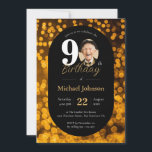Invitation Black Gold Bokeh Photo 90th Birthday<br><div class="desc">Black Gold Bokeh Photo 90th Birthday Invitation. Entrez dans un monde d'élégance intemporelle avec notre design d'invitation d'anniversaire jalon, une fusion parfaite de sophistication et de personnalisation. La combinaison classique d'or et de noir donne un ton raffiné, créant une atmosphère de luxe sobre. L'amélioration de l'ambiance festive est la photo...</div>