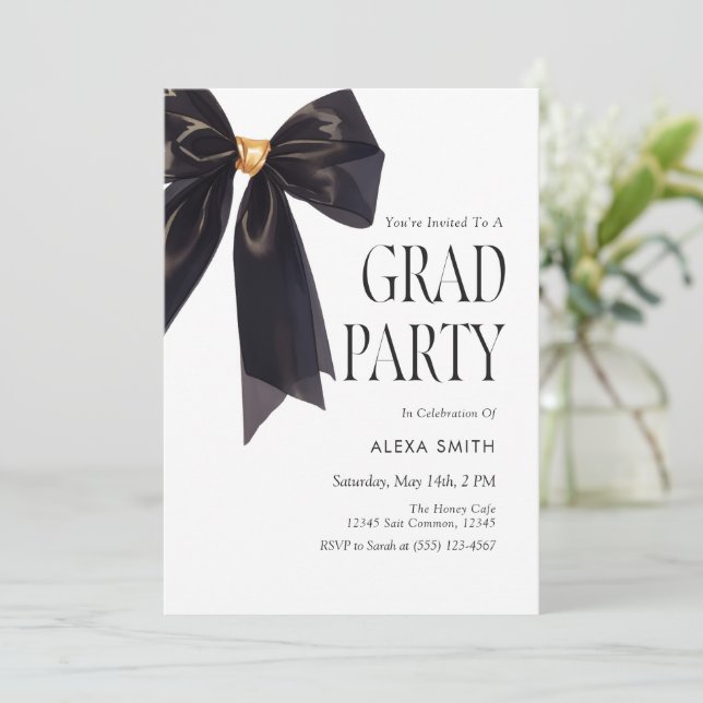 Invitation Black Gold Graduation Elegant Bow Luxury (Debout devant)