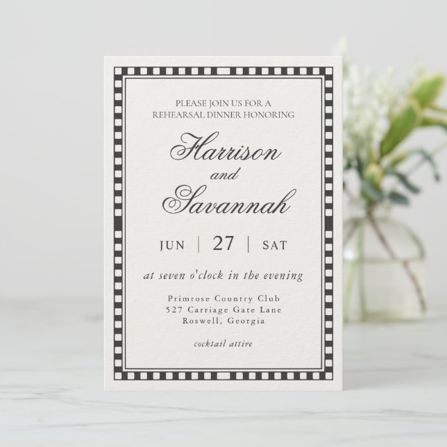 Invitation Black Harlequin Checkered Rehearsal Dinner (Debout devant)