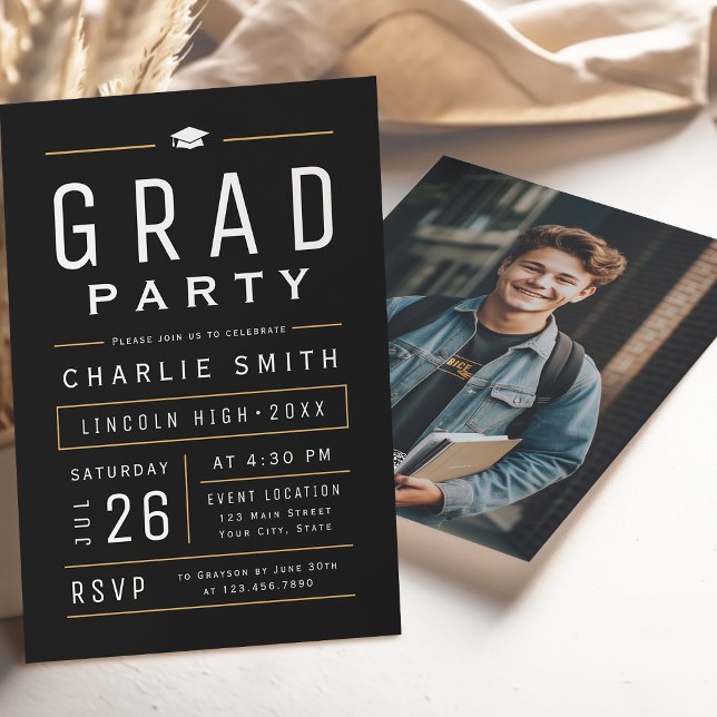 Invitation Black Modern Simple Typographie Partie de graduati (Black Modern Simple Typography Graduation Party Invitation)