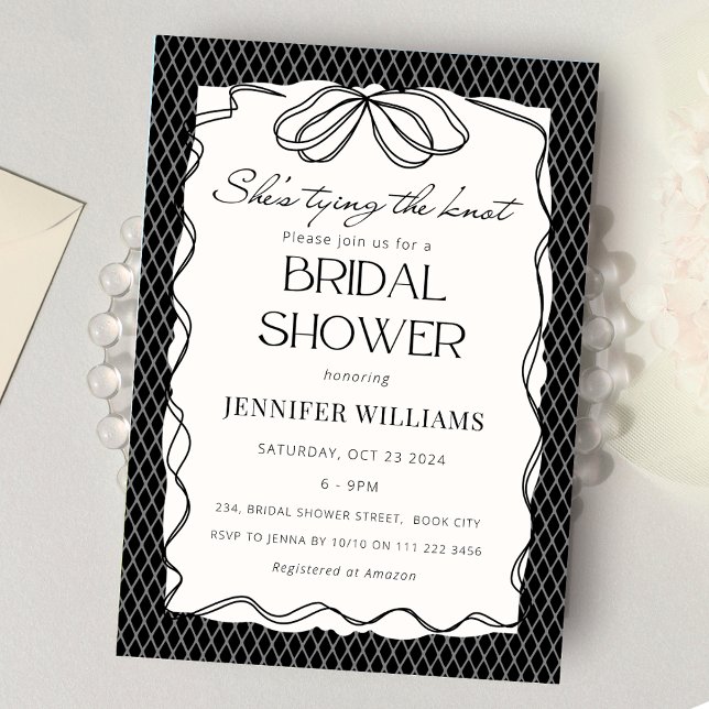 Invitation Black She's Tying the Knot Lace Fête des mariées (Black She's Tying the Knot Bridal Shower Invitation)