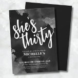 Invitation Black White 30e anniversaire<br><div class="desc">Fun Girly Aquarelle Noir Argent et Blanc 30e Anniversaire Invitation. Vous pouvez le changer à n'importe quelle année d'anniversaire ! 30, 40, 50 ou même pour d'autres événements ! Fêtons qu'elle ait trente ans avec cet invitation de fête du trentième anniversaire élégant mais féminin, noir et blanc ou argent. Doté...</div>