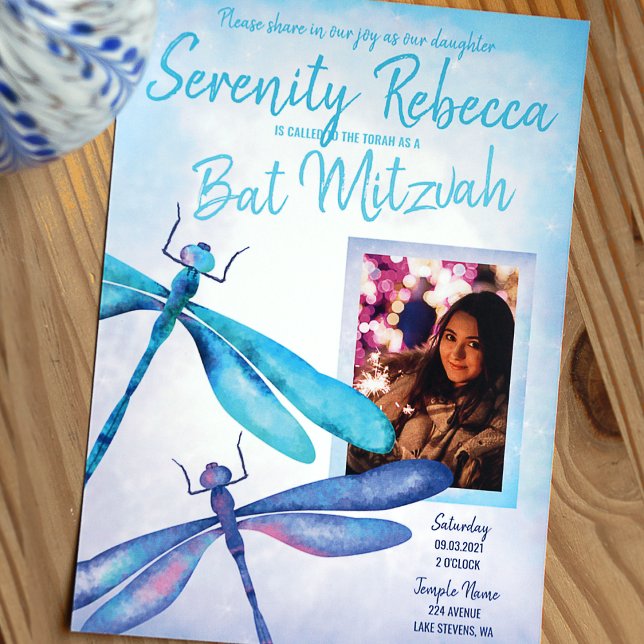 Invitation Bleu, Bat mitzvah de libellules Aqua (Turquoise and blue whimsical dragonflies bat mitzvah invitation with photo)
