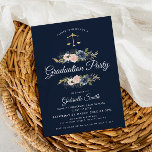 Invitation Bleu bleu bleu floral de la marine<br><div class="desc">Une élégante carte d'invitation à la graduation photo avec des couleurs bleues et blanches et des fleurs d'aquarelle bleu marine et blush. Les détails du texte et l'image peuvent être personnalisés.</div>