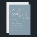 Invitation Bleu poussiéreux | 21e anniversaire de style minim<br><div class="desc">Cartes d'invitation simples pour un 21e anniversaire avec des accents de script brosse. Couleur bleu-gris clair avec police blanche.</div>
