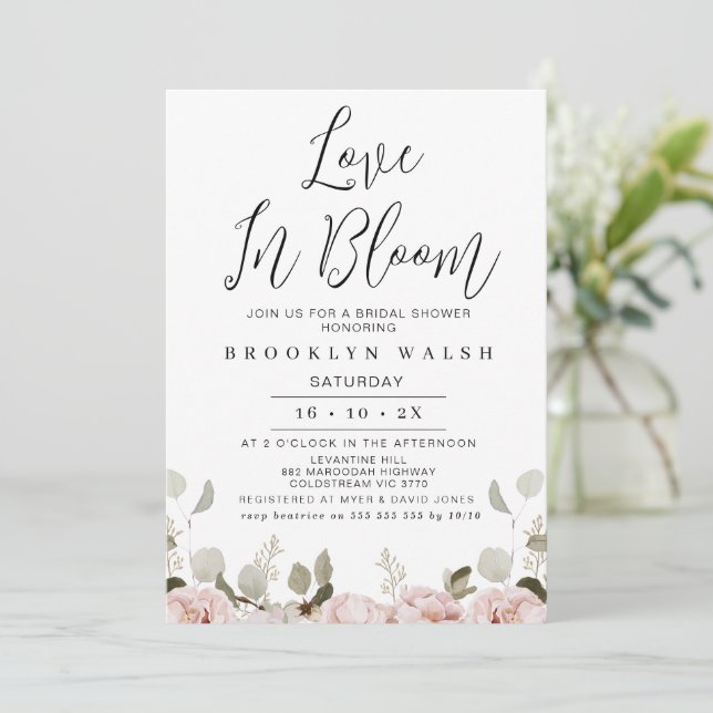 Invitation Blush Floral Eucalyptus Love Fête des mariées (Debout devant)