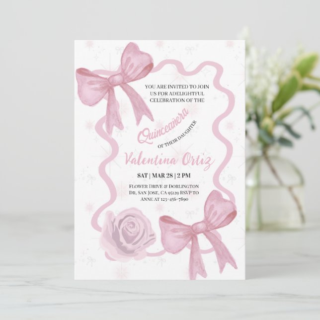 Invitation Blush Pink Bow coquette floral Quinceanera (Debout devant)