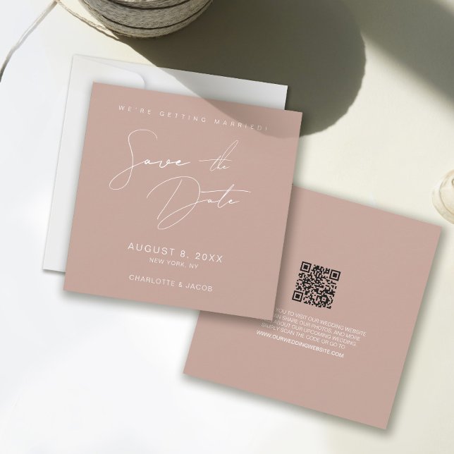 Invitation Blush Pink Modern Script Wedding Enregistrer la da (Blush pink elegant QR code wedding website save the date square cards.)