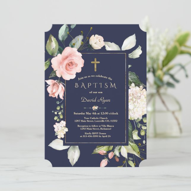 Invitation Blush rose Floral Navy Blue Gold Cross Baptême (Debout devant)