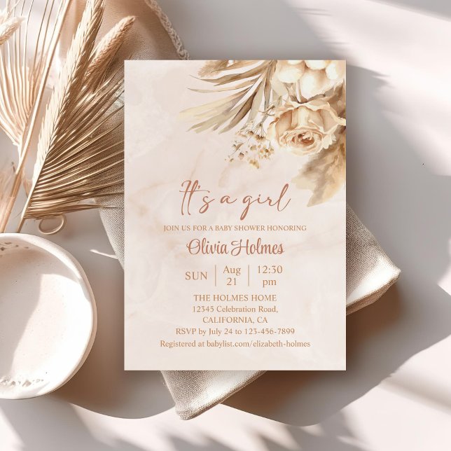 Invitation Boho Pampas Grass Floral C'est un Baby shower de f (Boho Pampas Grass Floral It's a Girl Baby Shower Invitation on a neutral boho table.)