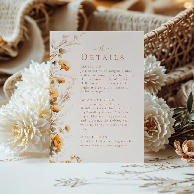 Invitation Boho Terracotta Fleur sauvage Détails Mariage Cart (Boho Terracotta Wildflowers Wedding Details Card on a sunny table with boho flower bouquet.)