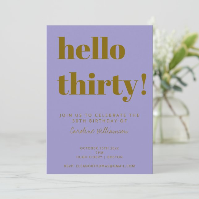 Invitation Bold Typography Purple Gold Modern 30th Birthday (Debout devant)